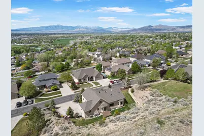 9476 N Avanyu Dr, Cedar Hills, UT 84062 - Photo 70