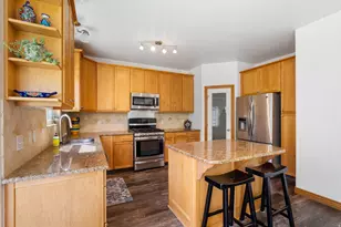 9476 N Avanyu Dr, Cedar Hills, UT 84062 - Photo 16