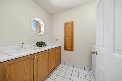 8506 S Willow Creek Dr, Sandy, UT 84093 - Photo 28