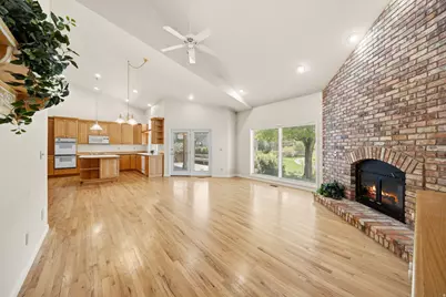 8506 S Willow Creek Dr, Sandy, UT 84093 - Photo 14