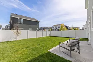 1592 W Parkview Dr, Syracuse, UT 84075 - Photo 38