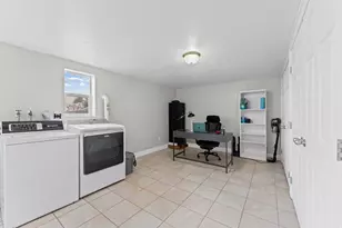 1019 E 400 N, Bountiful, UT 84010 - Photo 18