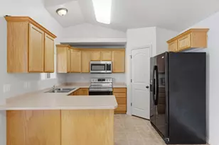 3579 E Rock Creek Rd, Eagle Mountain, UT 84005 - Photo 8