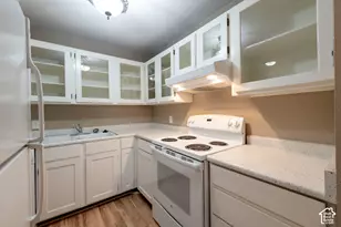 425 S 1000 E, Salt Lake City, UT 84102 - Photo 4