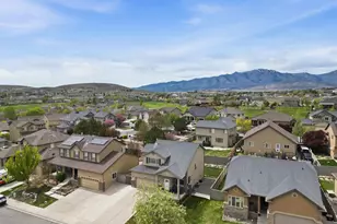 8757 N Jefferson Dr, Eagle Mountain, UT 84005 - Photo 46