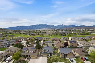 8757 N Jefferson Dr, Eagle Mountain, UT 84005 - Photo 34