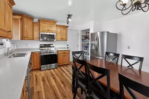 1019 E Maple Dr, Spanish Fork, UT 84660 - Photo 6