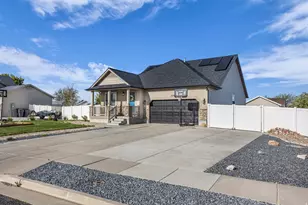 1373 N 2700 W, Clinton, UT 84015 - Photo 2