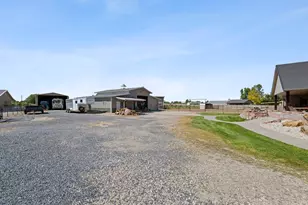 1829 W Heritage Ranch Dr N, Farr West, UT 84404 - Photo 20