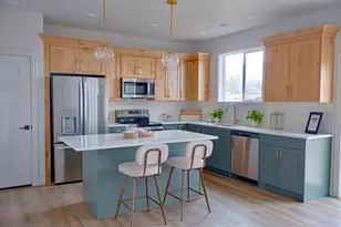 190 E 625 S, Hyde Park, UT 84318 - Photo 4