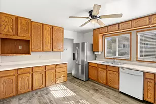4594 S 250 E, Washington Terrace, UT 84405 - Photo 4