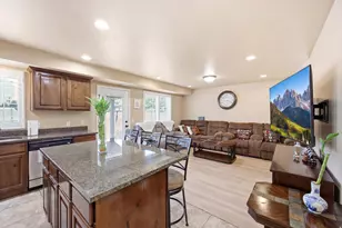 1805 W 5050 S, Roy, UT 84067 - Photo 10