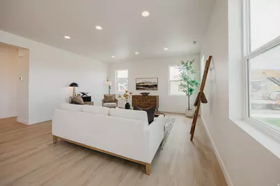 5233 S Paramount Dr, Riverdale, UT 84405 - Photo 12