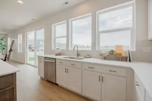 5233 S Paramount Dr, Riverdale, UT 84405 - Photo 10