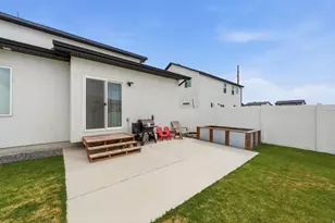 826 W Walnut Bark Ln, Mapleton, UT 84664 - Photo 30