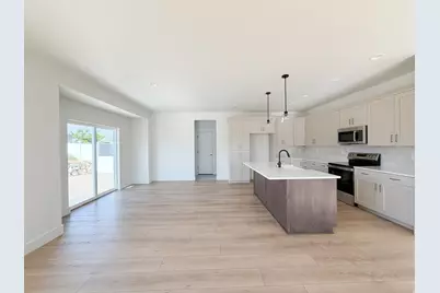499 W 2030 N #26, Tooele, UT 84074 - Photo 6