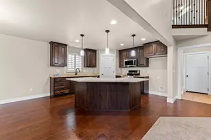 378 N Thurston Ln, Layton, UT 84040 - Photo 10
