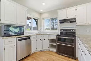 802 S East Mountain Circle, Alpine, UT 84004 - Photo 8