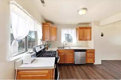 390 E Utah Ave, Tooele, UT 84074 - Photo 6