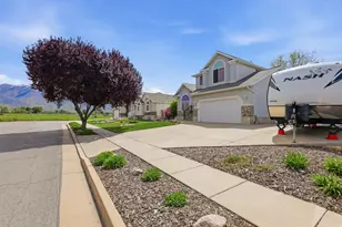 78 E 1720 N, Layton, UT 84041 - Photo 2