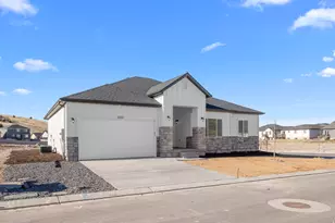 2779 S Spanish Oaks Dr, Spanish Fork, UT 84660 - Photo 2