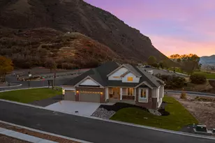 2823 S Spanish Oaks Dr, Spanish Fork, UT 84660 - Photo 2