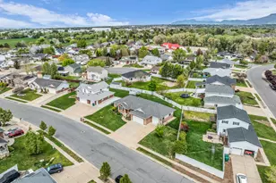 486 W 350 S, Layton, UT 84041 - Photo 28