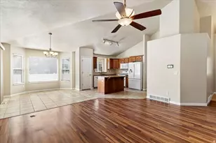 949 E Chris Circle, Clearfield, UT 84015 - Photo 4