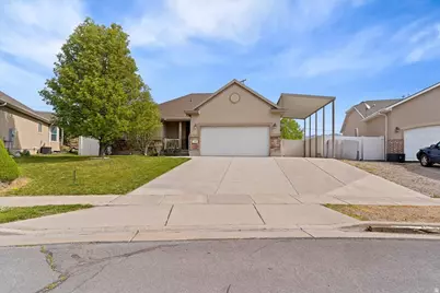 949 E Chris Cir, Clearfield, UT 84015 - Photo 1