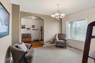 1229 N 2025 W, Layton, UT 84041 - Photo 4