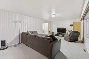 328 E 100 N, Clearfield, UT 84015 - Photo 8