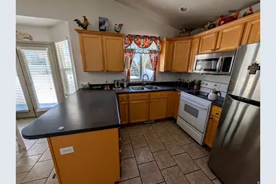 5798 W Moon Shadow Dr, Herriman, UT 84096 - Photo 6