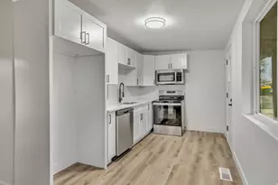 1995 Clyde St, Layton, UT 84041 - Photo 4
