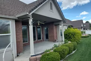 5586 S 250 E, Washington Terrace, UT 84405 - Photo 16