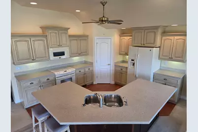 5586 S 250 E, Washington Terrace, UT 84405 - Photo 2