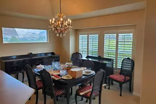 5586 S 250 E, Washington Terrace, UT 84405 - Photo 4