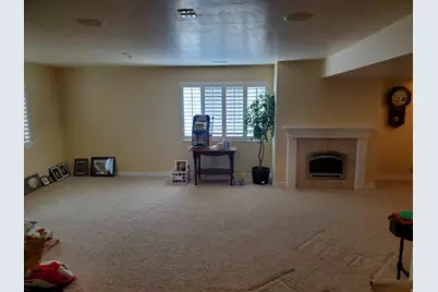 5586 S 250 E, Washington Terrace, UT 84405 - Photo 14