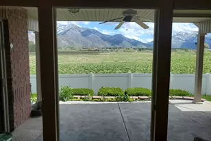 5586 S 250 E, Washington Terrace, UT 84405 - Photo 8