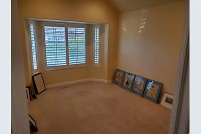 5586 S 250 E, Washington Terrace, UT 84405 - Photo 10