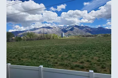 5586 S 250 E, Washington Terrace, UT 84405 - Photo 18