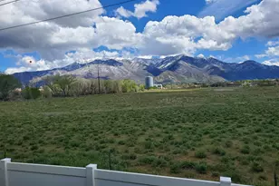 5586 S 250 E, Washington Terrace, UT 84405 - Photo 18