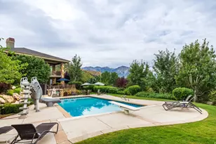 2076 S Scenic Cir E, Salt Lake City, UT 84109 - Photo 48
