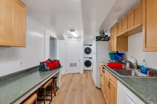695 N 800 E, Provo, UT 84606 - Photo 12