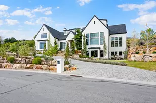 11 E Cross Hill Ln, Sandy, UT 84092 - Photo 4