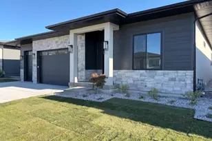 636 E Vandalay Ln S, Draper, UT 84020 - Photo 2