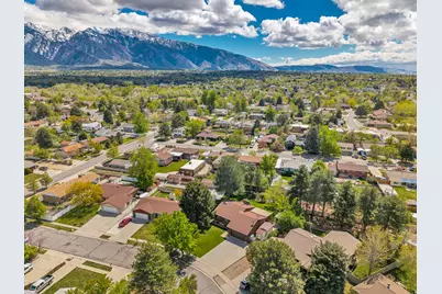 1498 E Mount Manor Cir, Cottonwood Heights, UT 84121 - Photo 48