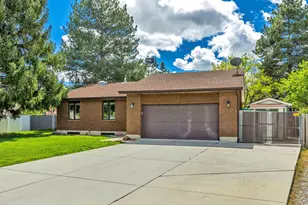 1498 E Mt Manor Cir, Cottonwood Heights, UT 84121 - Photo 2