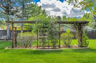1498 E Mt Manor Cir, Cottonwood Heights, UT 84121 - Photo 32