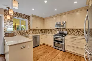 1498 E Mt Manor Cir, Cottonwood Heights, UT 84121 - Photo 4