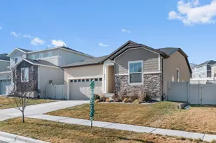 3251 S Hawk Dr, Saratoga Springs, UT 84045 - Photo 2
